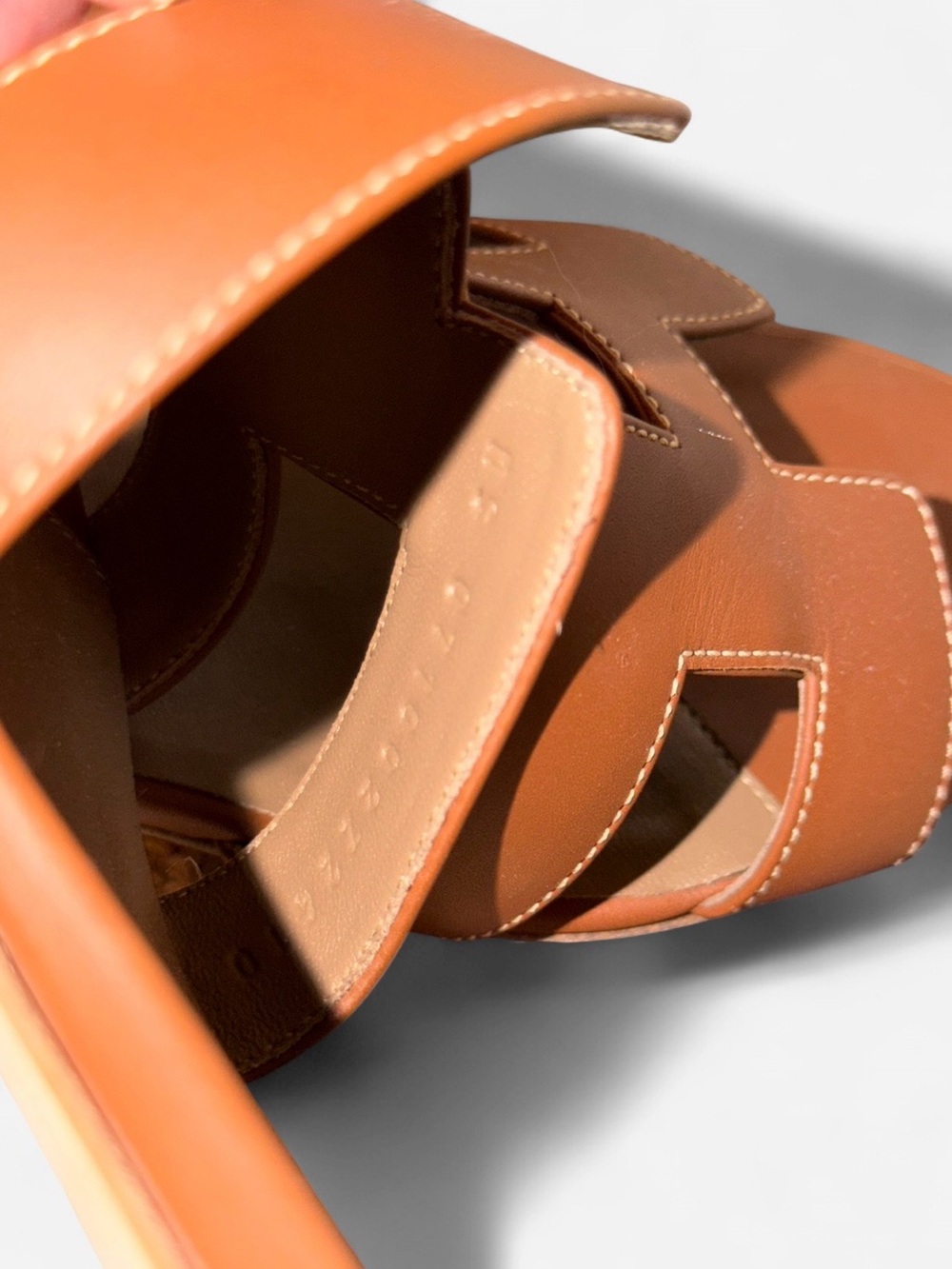 Hermés Oasis Sandal - Picture 5 of 5